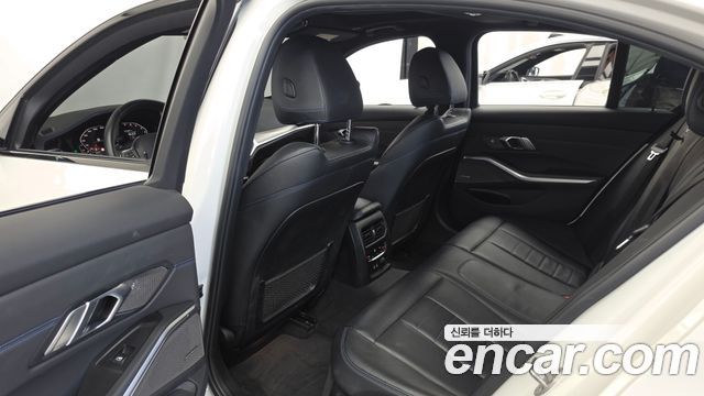 BMW 3-Series 2020 — photo 16