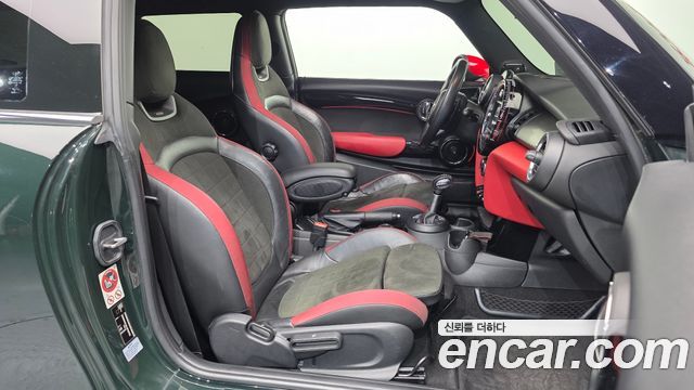 Mini Cooper 2018 — photo 11