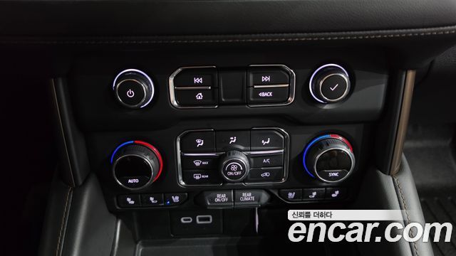 Chevrolet Korea Tahoe 2022 — photo 30