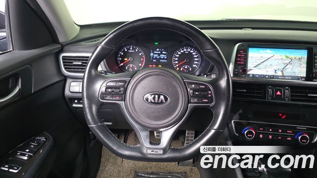 Kia K5 2016 — photo 19