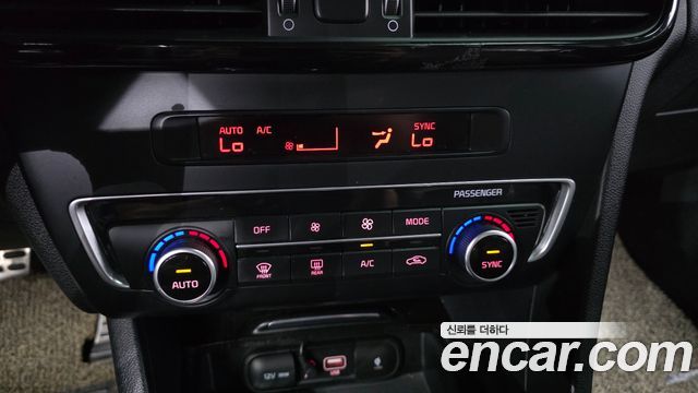 Kia K5 2016 — photo 24