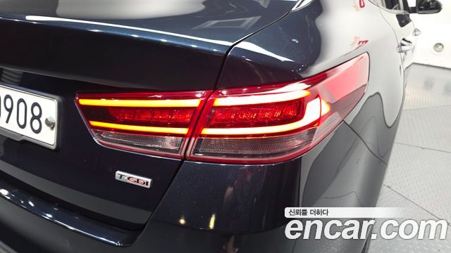 Kia K5 2016 — photo 9