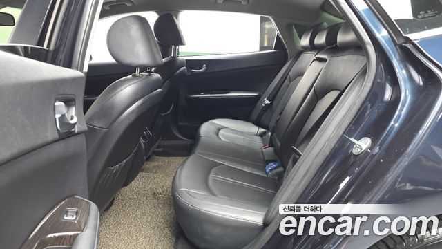 Kia K5 2016 — photo 16