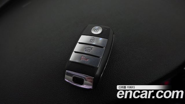 Kia K5 2016 — photo 30