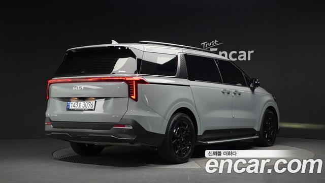 Kia Canival 2025 — photo 2