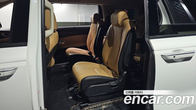 Kia Canival 2022 — photo 17