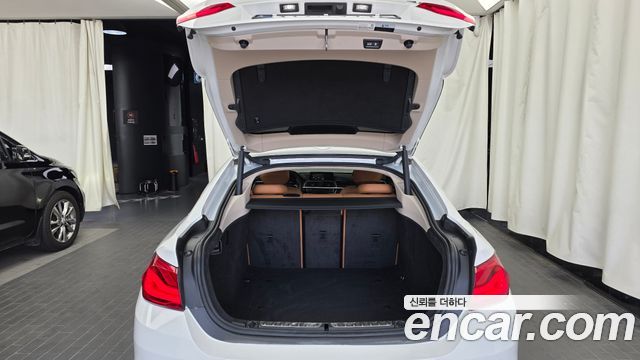 BMW 4-Series 2018 — photo 26