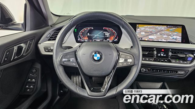 BMW 1-Series 2020 — photo 19