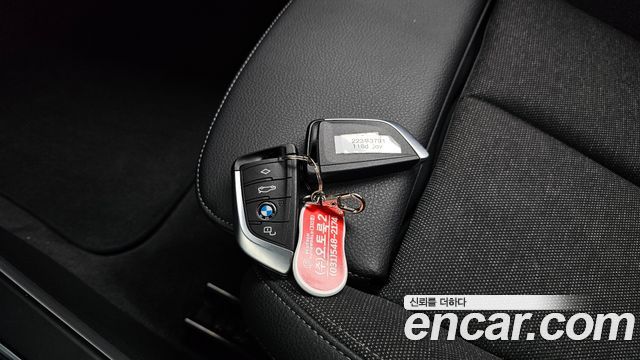 BMW 1-Series 2020 — photo 21