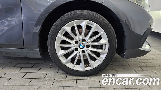 BMW 1-Series 2020 — photo 7