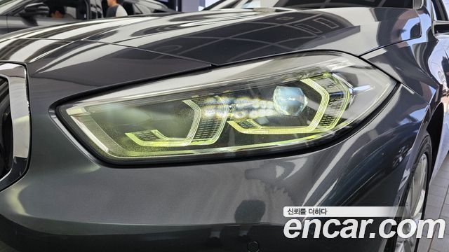 BMW 1-Series 2020 — photo 8