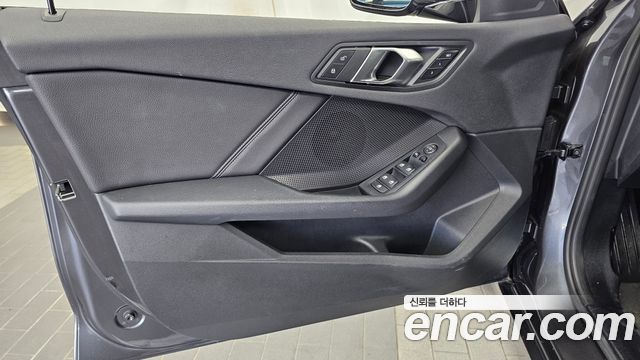 BMW 1-Series 2020 — photo 14