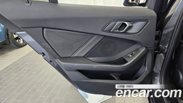 BMW 1-Series 2020 — photo 15