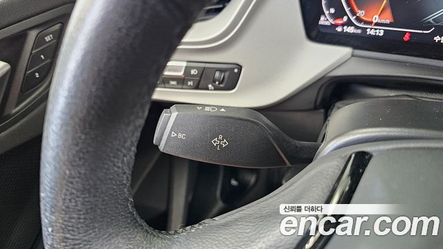 BMW 1-Series 2020 — photo 28