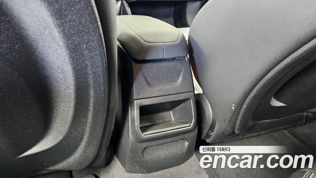 BMW 1-Series 2020 — photo 30