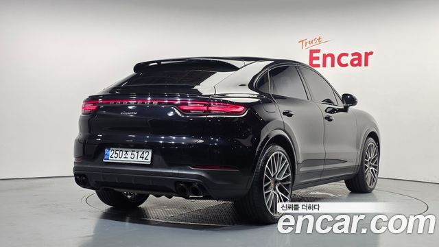 Porsche Cayenne 2022 — photo 2