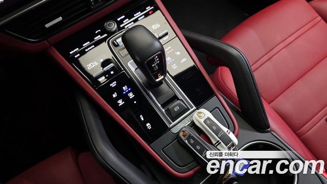 Porsche Cayenne 2022 — photo 12