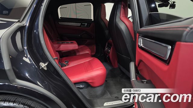 Porsche Cayenne 2022 — photo 18