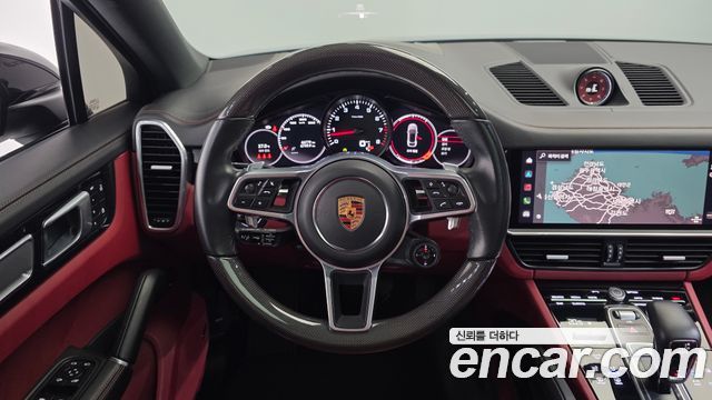 Porsche Cayenne 2022 — photo 19