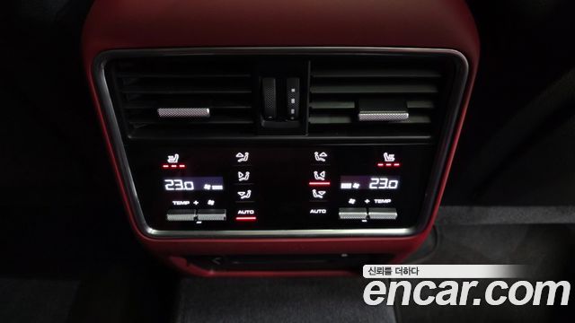 Porsche Cayenne 2022 — photo 23