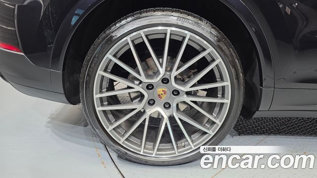 Porsche Cayenne 2022 — photo 7