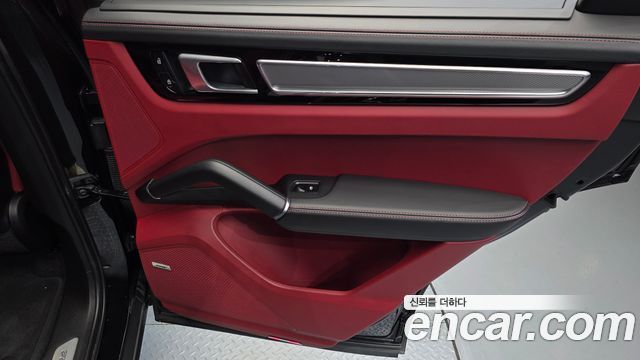 Porsche Cayenne 2022 — photo 15
