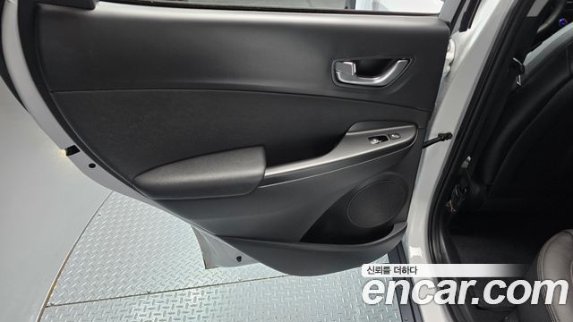 Hyundai Kona 2023 — photo 15