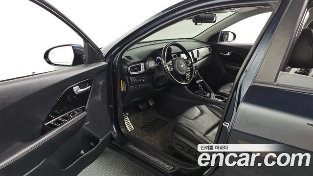 Kia Niro 2017 — photo 10
