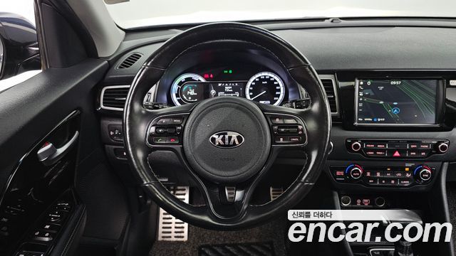 Kia Niro 2017 — photo 12
