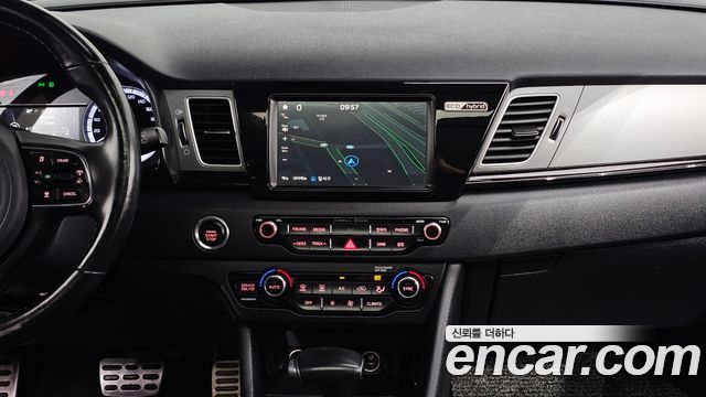 Kia Niro 2017 — photo 14