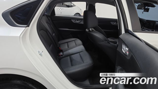 Kia K3 2024 — photo 17