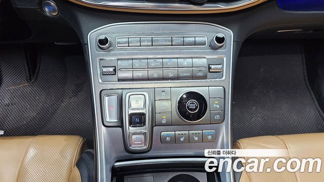 Hyundai Santafe 2021 — photo 12