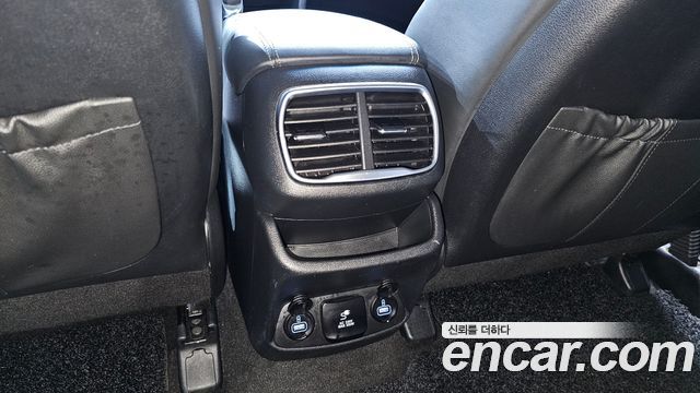 Hyundai Santafe 2019 — photo 30