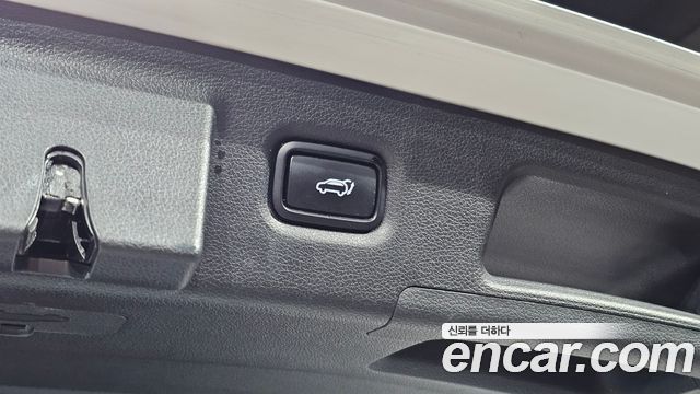 Hyundai Santafe 2019 — photo 31