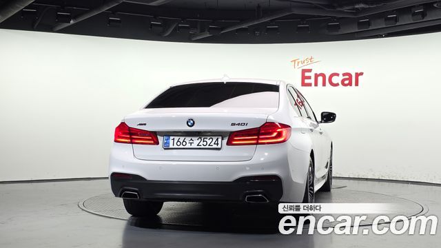 BMW 5-Series 2018 — photo 4
