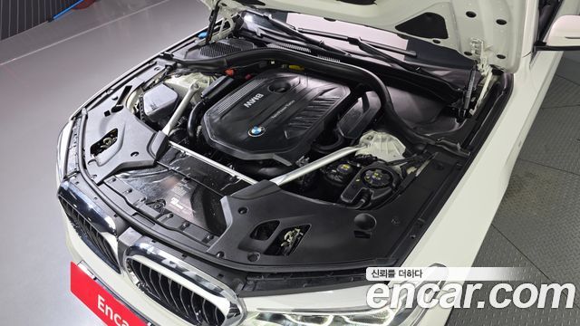 BMW 5-Series 2018 — photo 6