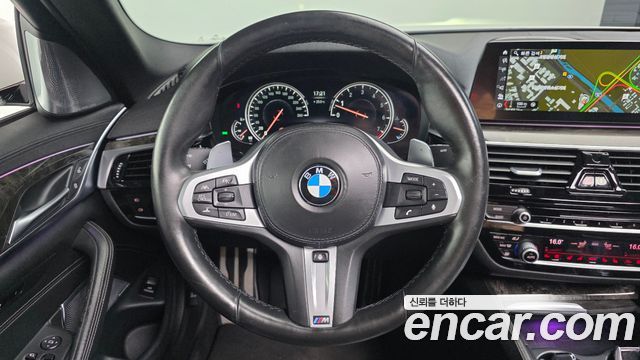 BMW 5-Series 2018 — photo 13