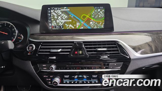 BMW 5-Series 2018 — photo 14