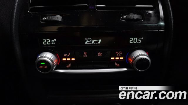 BMW 5-Series 2018 — photo 19