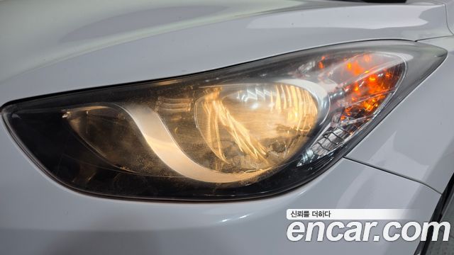 Hyundai AVANTE 2012 — photo 8