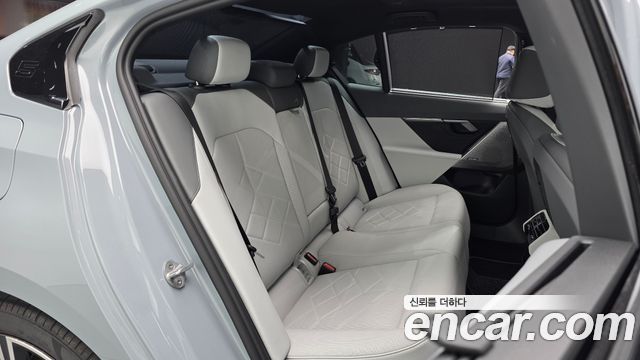 BMW 5-Series 2026 — photo 17