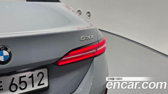 BMW 5-Series 2026 — photo 9