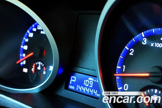 Hyundai Genesis 2010 — photo 8