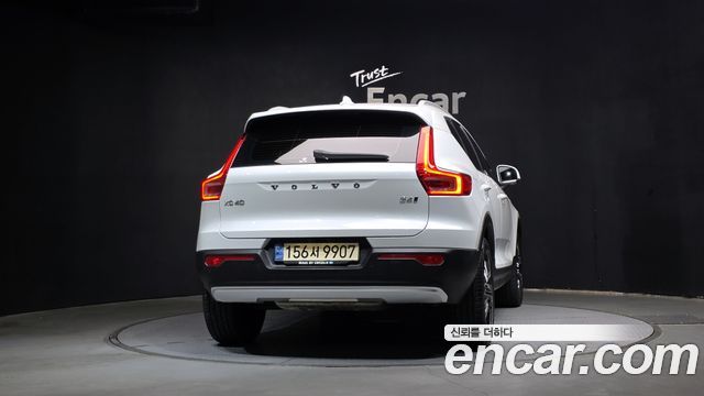 Volvo XC40 2022 — photo 4