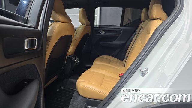 Volvo XC40 2022 — photo 18