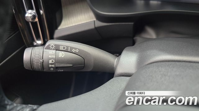Volvo XC40 2022 — photo 25