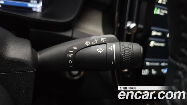 Volvo XC40 2022 — photo 26