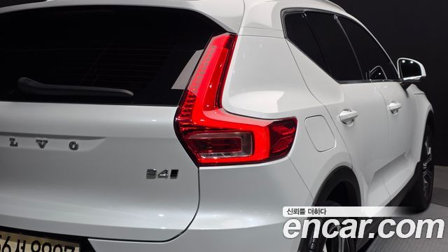 Volvo XC40 2022 — photo 9