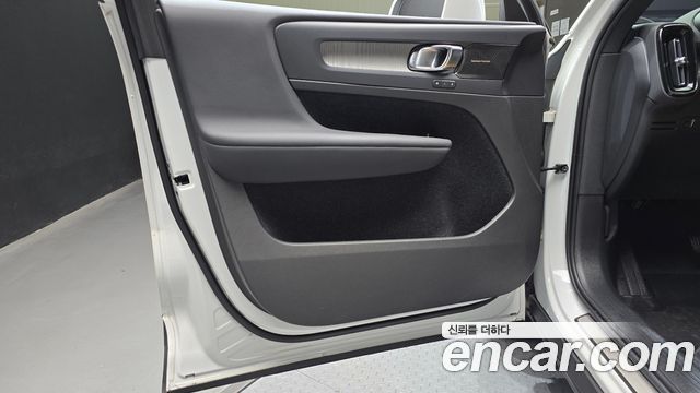Volvo XC40 2022 — photo 14