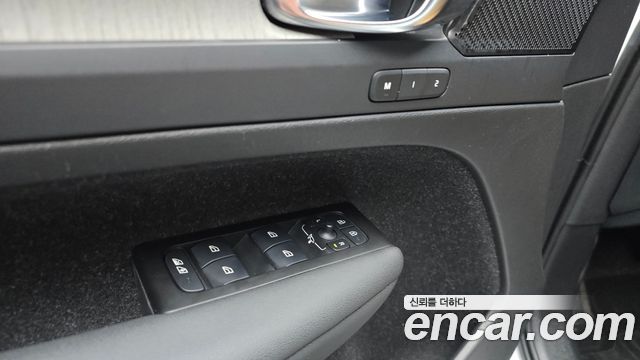 Volvo XC40 2022 — photo 27